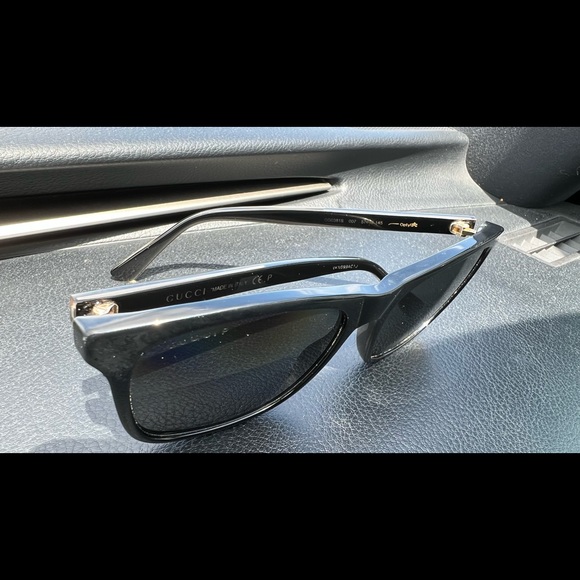 Mens Gucci sunglasses (polarized) - Picture 6 of 6